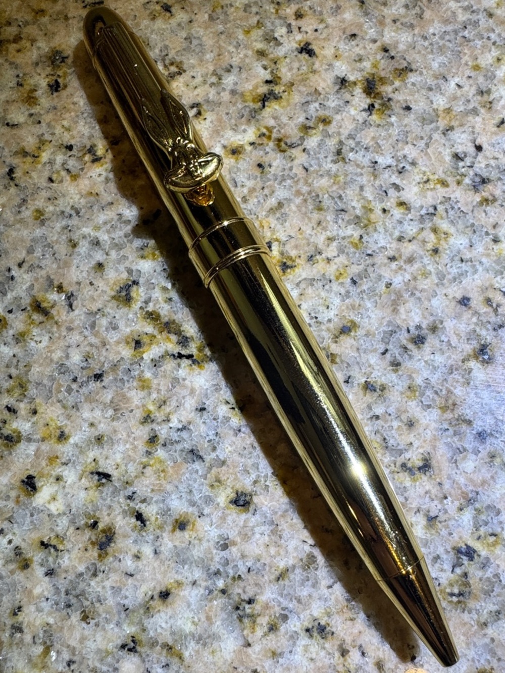 Vintage Warner Brothers Looney Tunes Bugs Bunny Gold Tone Ballpoint Pen